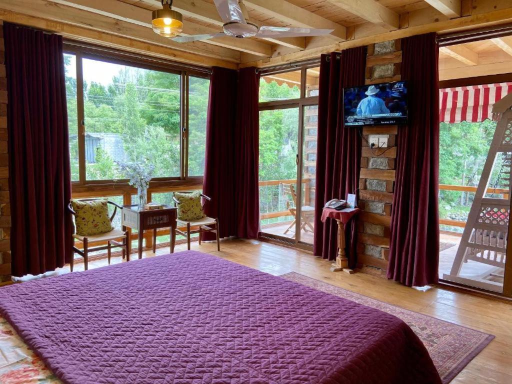 Riverdale Gilgit Luaran gambar